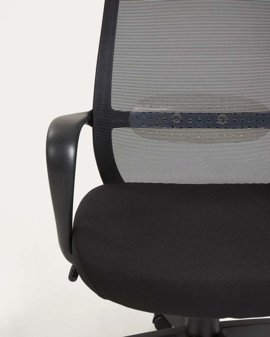 Melva office chair in black and legs made of steel in black