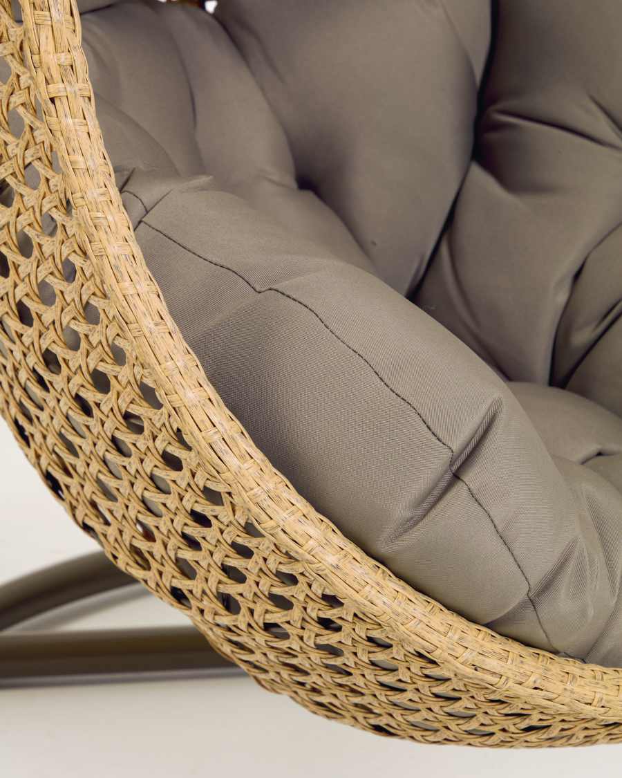 Cira hanging chair with natural finish