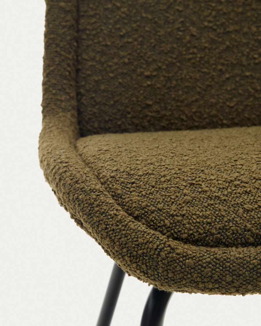 Aimin chair in groene fleece en stalen poten met een mat zwart gelakte afwerking FSC Mix Credit