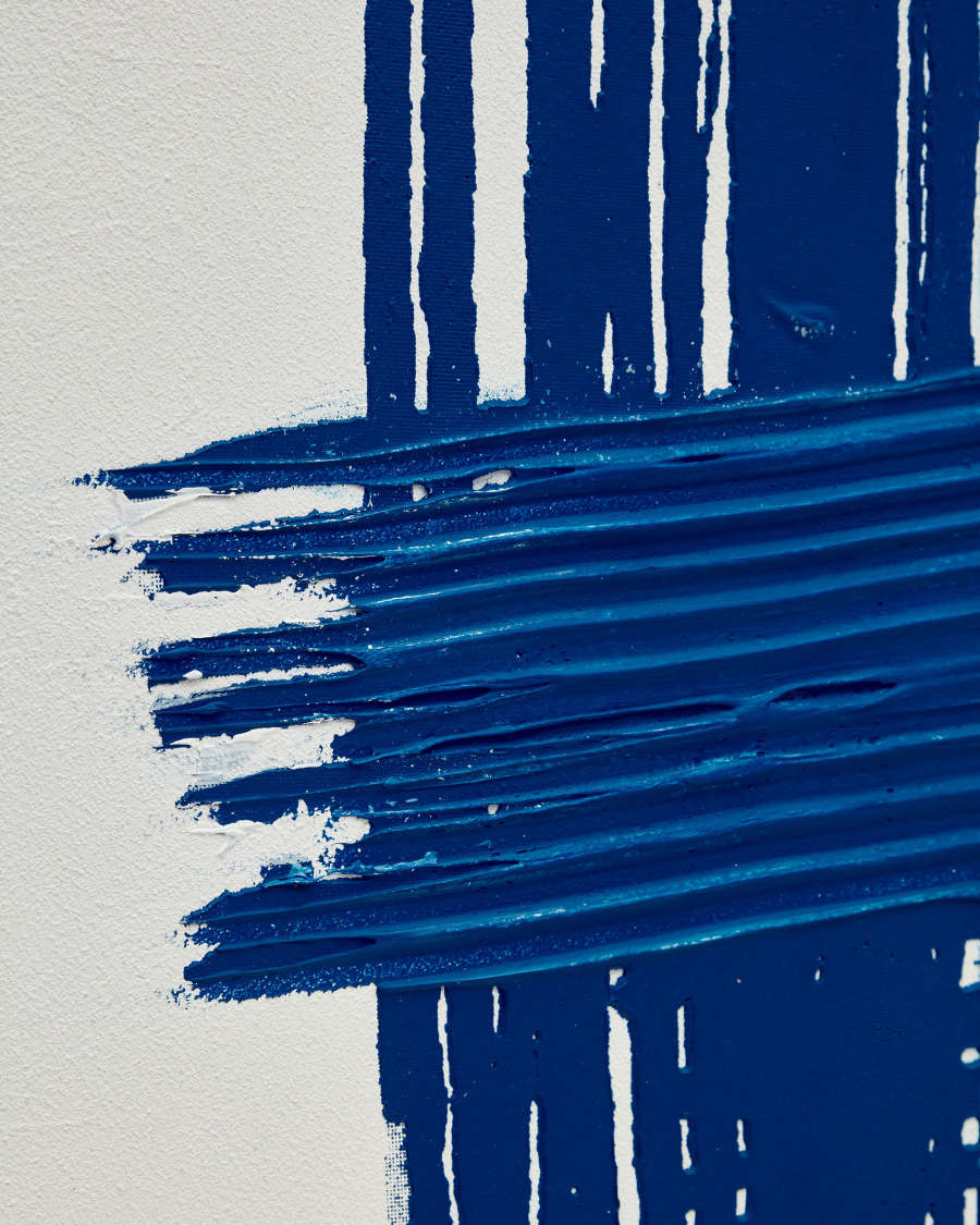 Tableau abstrait Sagaro blanc et bleu 80 x 100 cm