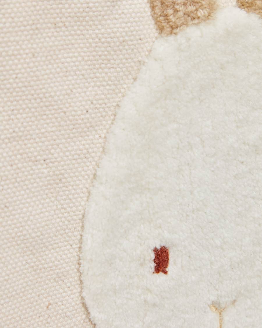 Tapeçaria de parede Yanil algodão branco com coelhinho e borlas rosa 40 x 30 cm