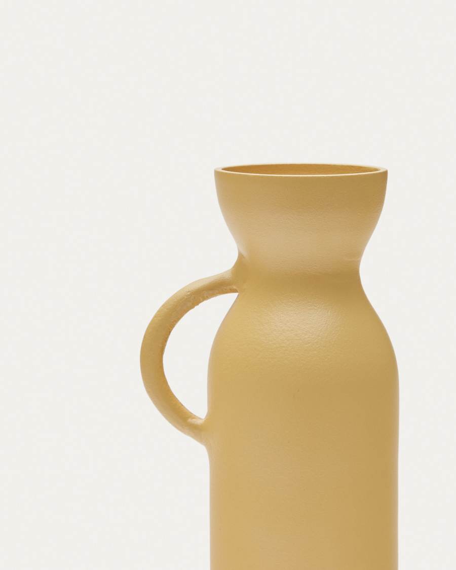 Vase Pelras en aluminium jaune moutarde 17,5 cm