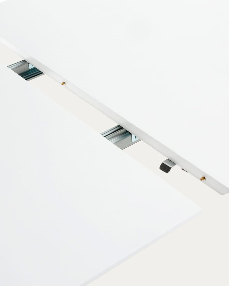 Table extensible ovale Oqui MDF laqué blanc et pieds bois hêtre 120 (200) x 90 cm