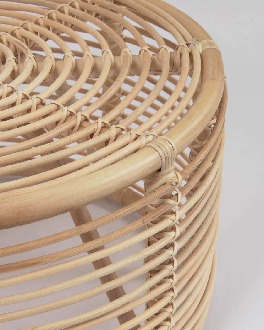 Round Kohana coffee table in rattan with natural finish Ø 66 cm