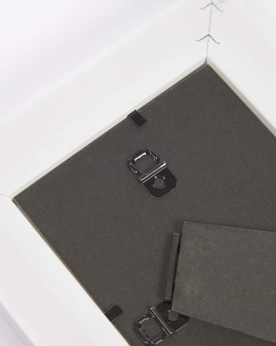 Large Zuley photo frame in white 17 x 22 cm