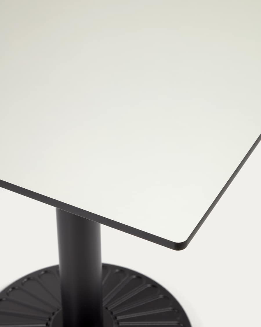 Tiaret Gartentisch in Weiß mit Fuß aus Metall mit schwarzem Finish 68 x 68 cm