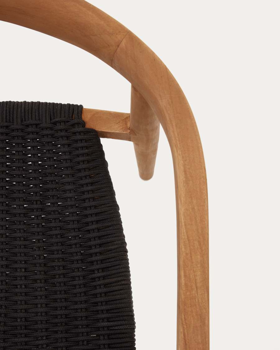 Stapelbarer Outdoor-Stuhl Ydalia aus massivem Teakholz natürliches Finish schwarzes Seil