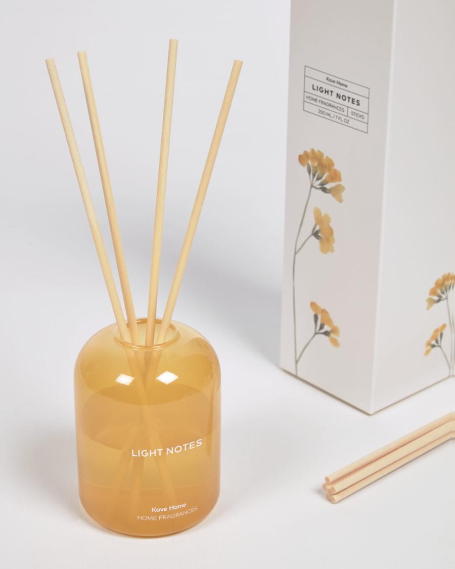 Ambientador en sticks Light Notes 200 ml