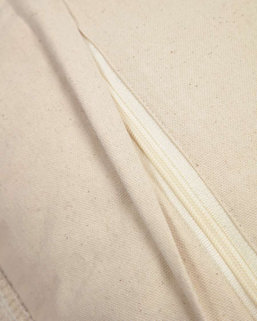 Housse de coussin Deva en lin naturel et bord à rayures beiges 45 x 45 cm