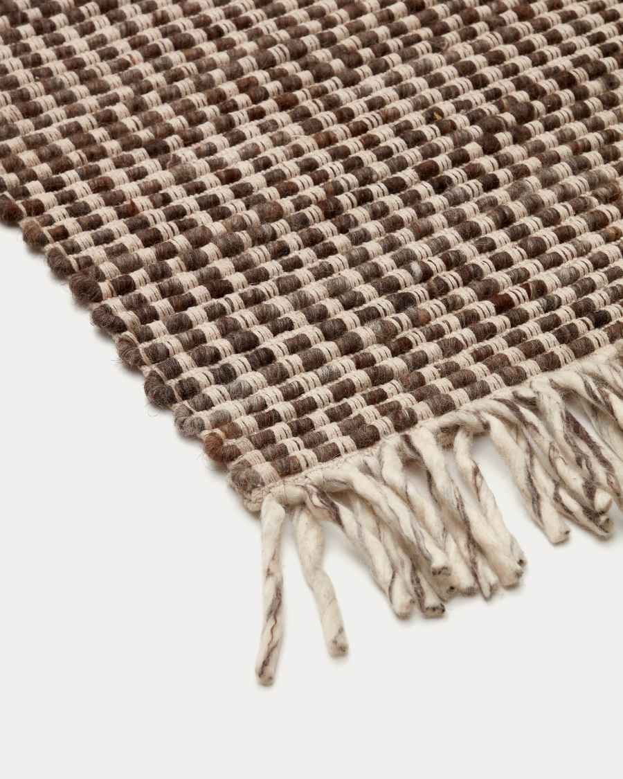 Fender rug with beige and brown tassels, 160 x 230 cm