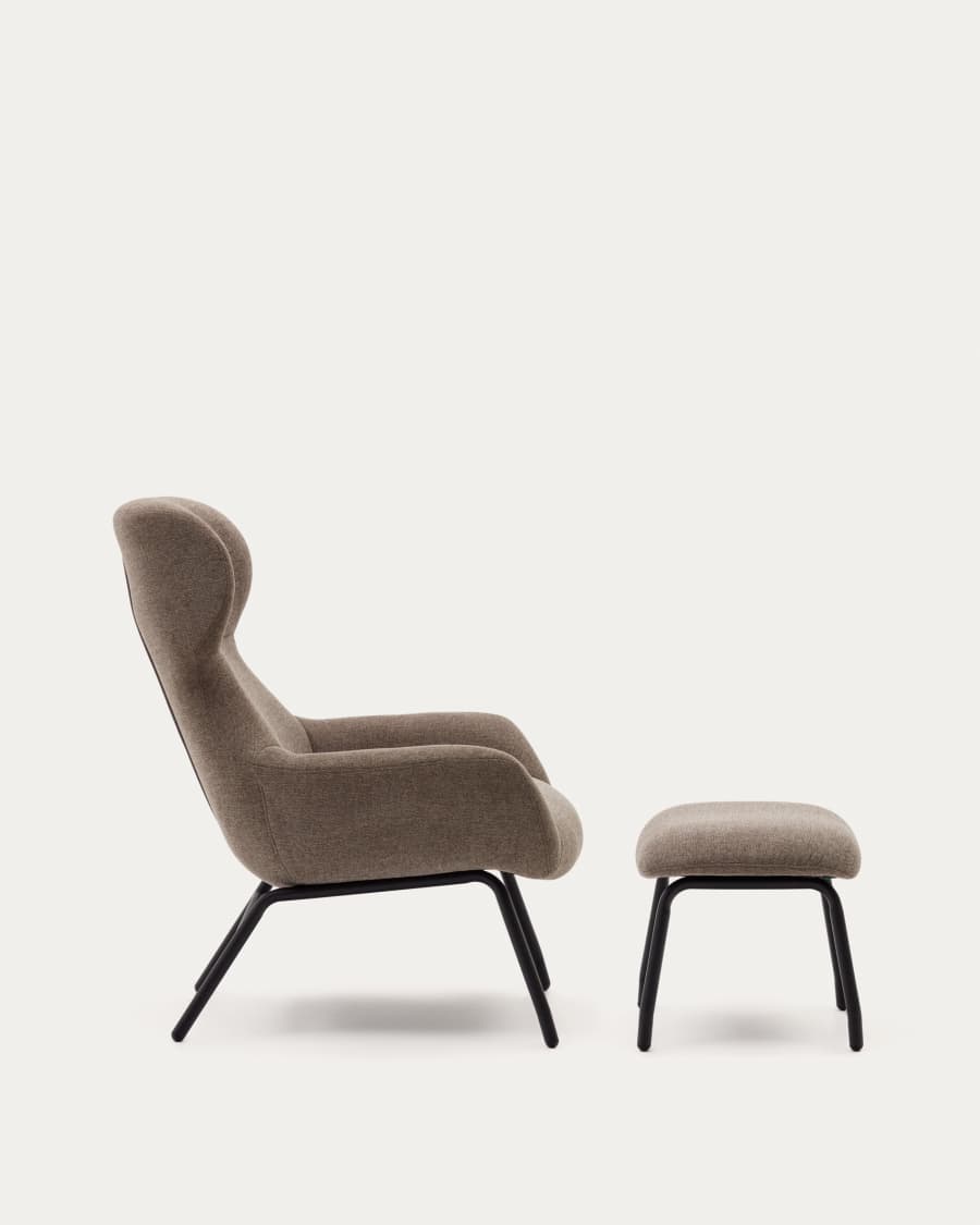 Butaca con reposapiés Belina de chenilla marrón claro y acero con acabado negro