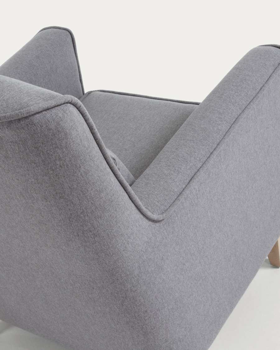 Glam Sessel hellgrau mit Beinen aus massivem Buchenholz