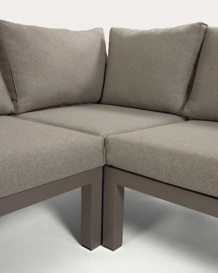 Divano angolare 5 posti componibile e tavolo Duka in alluminio marrone