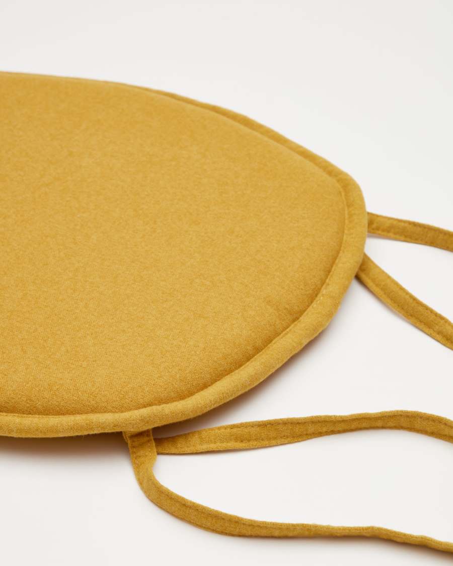 Kussen voor de Romane stoel in mosterdgeel 43 x 43 cm