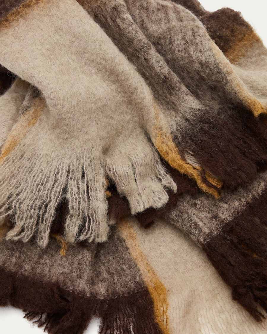 Maro check blanket with grey and brown fringes 130 x 170 cm