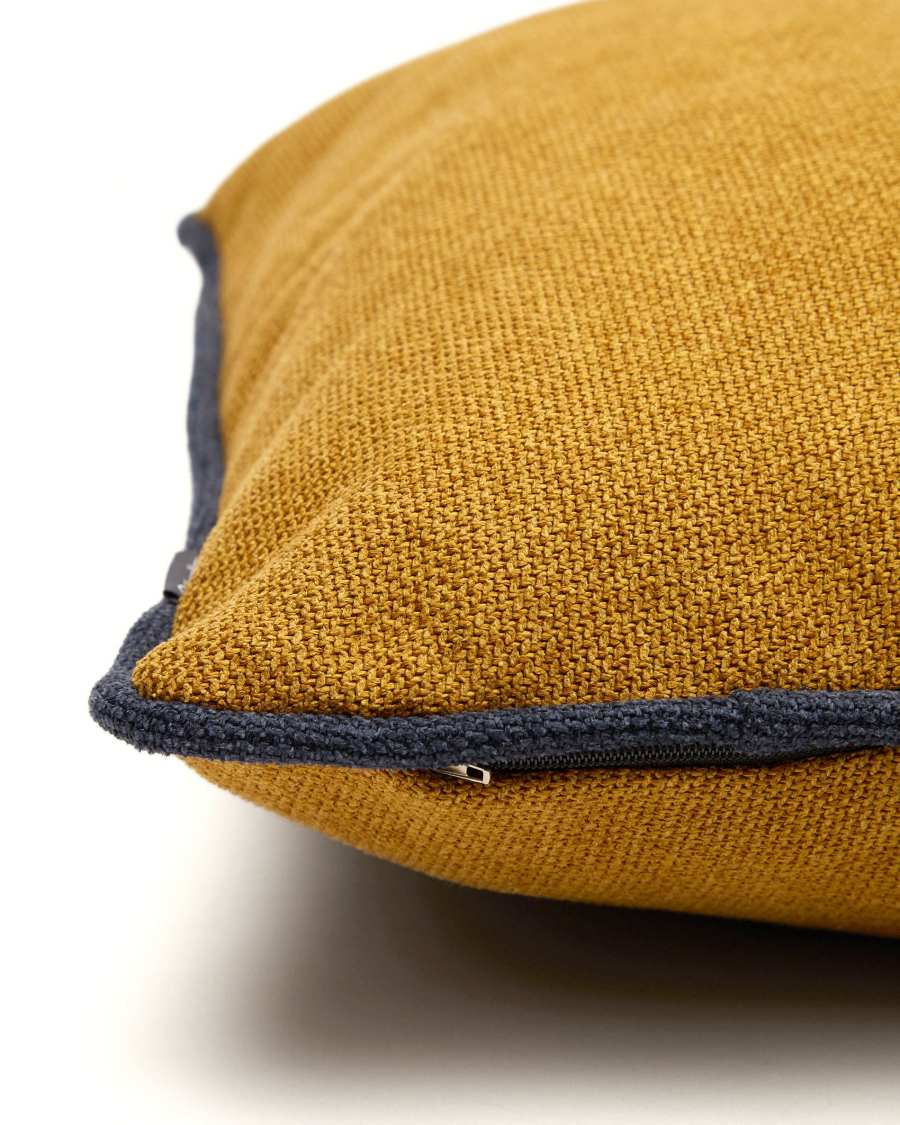 Housse de coussin Viera jaune moutarde avec liseré bleu 30 x 50 cm