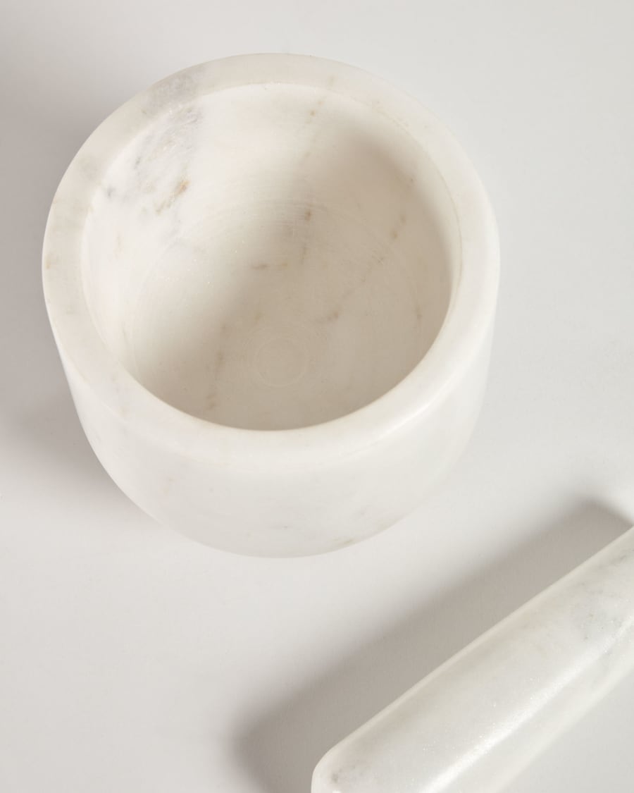 Cinderella pestle and mortar in white marble and wood