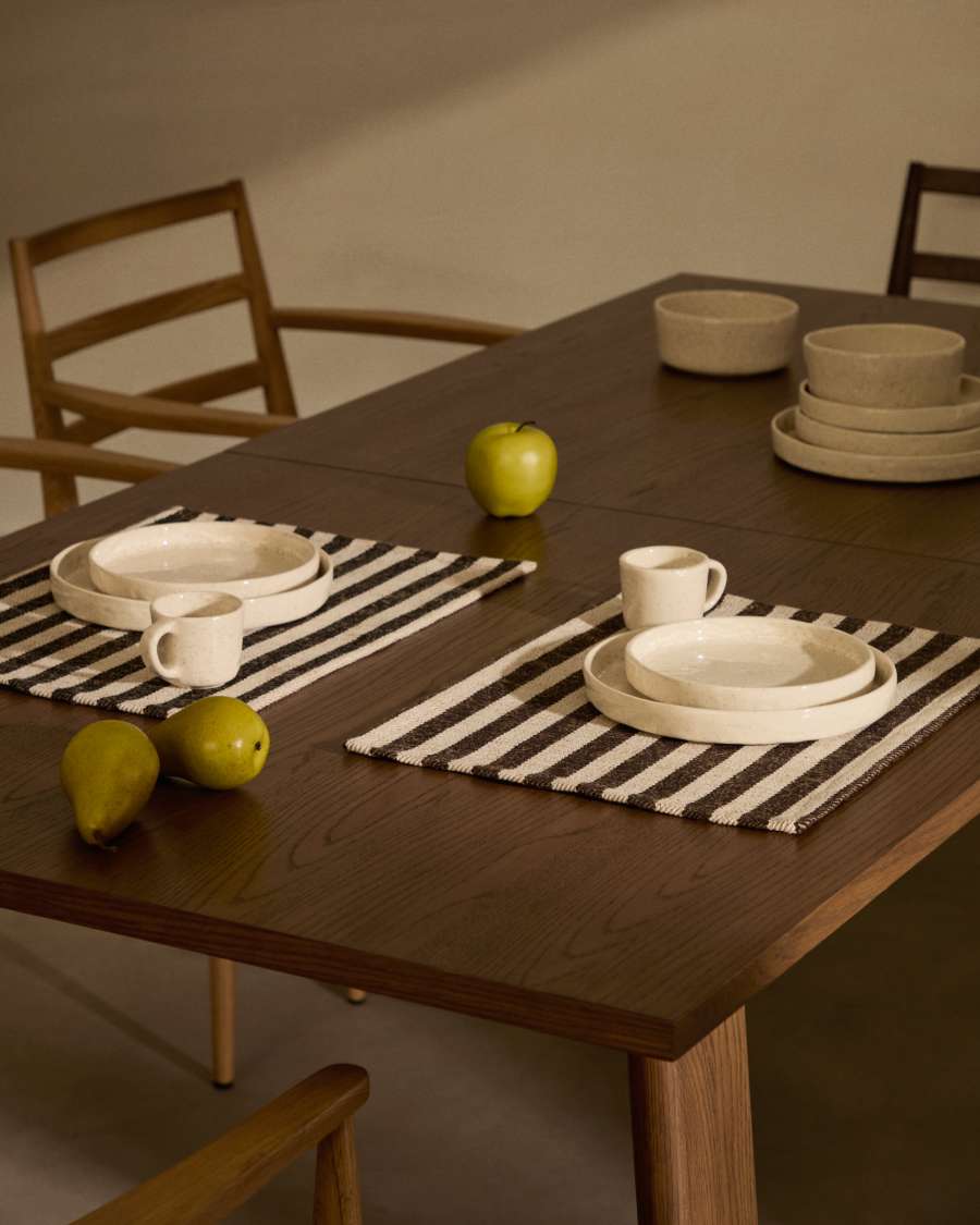 Selvana 2 individual cotton table mat set with beige and black stripes