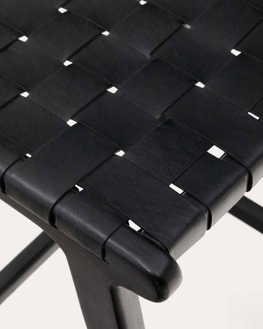 Taburete Calixta in pelle e legno massello di mogano con finitura nera altezza 67 cm