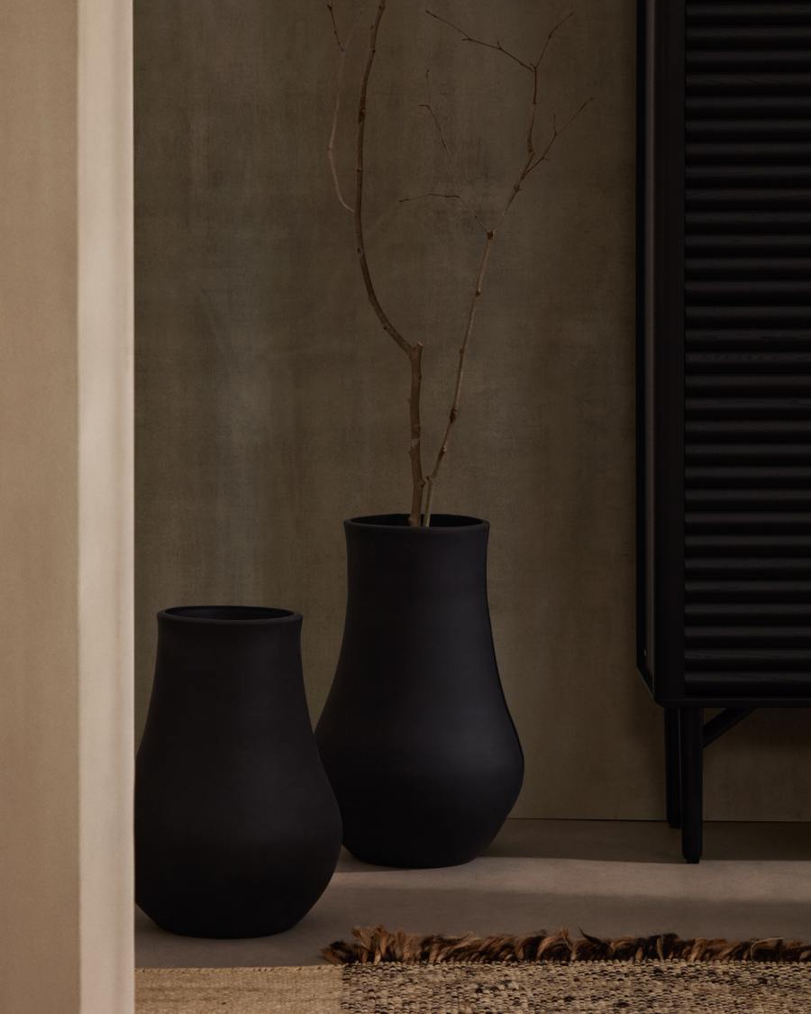 Silaia terracotta vase in a black finish 34 cm