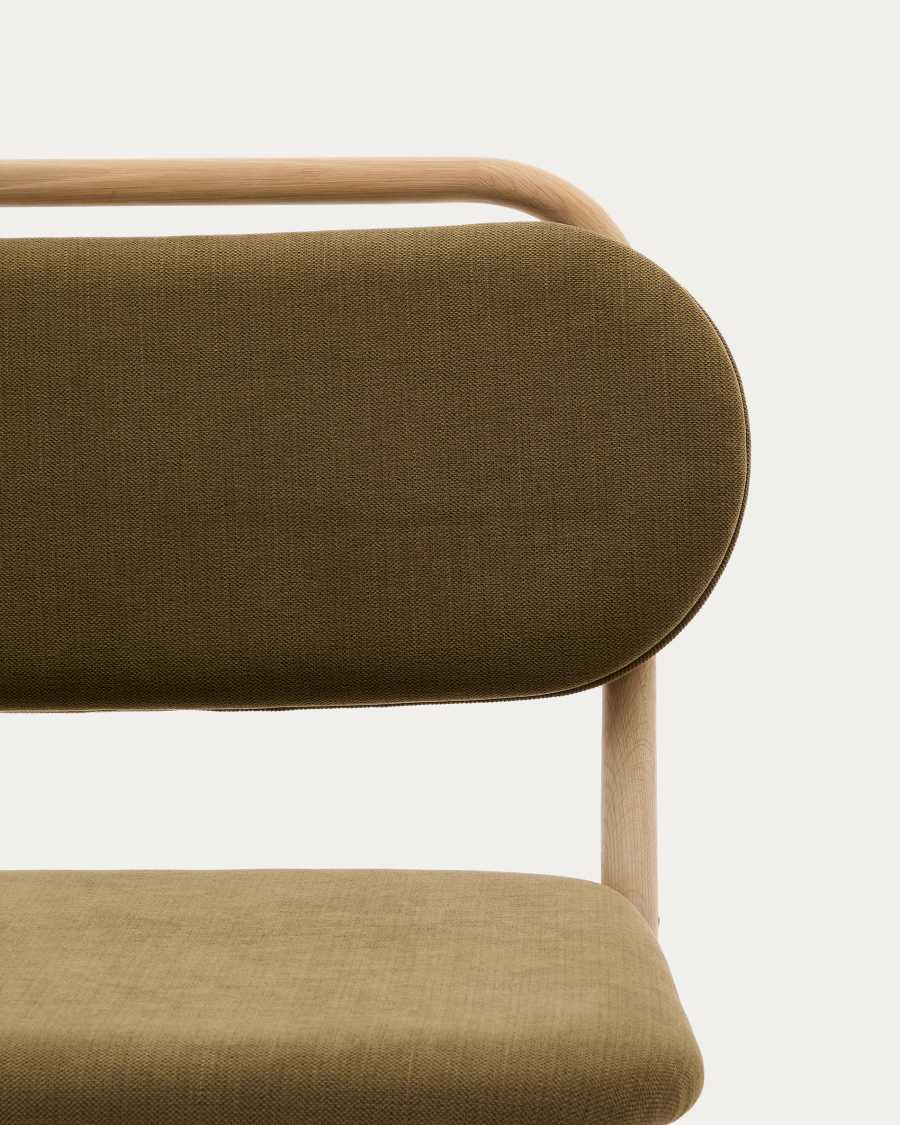 Fauteuil Helda en tissu chenille vert et bois de chêne FSC Mix Credit