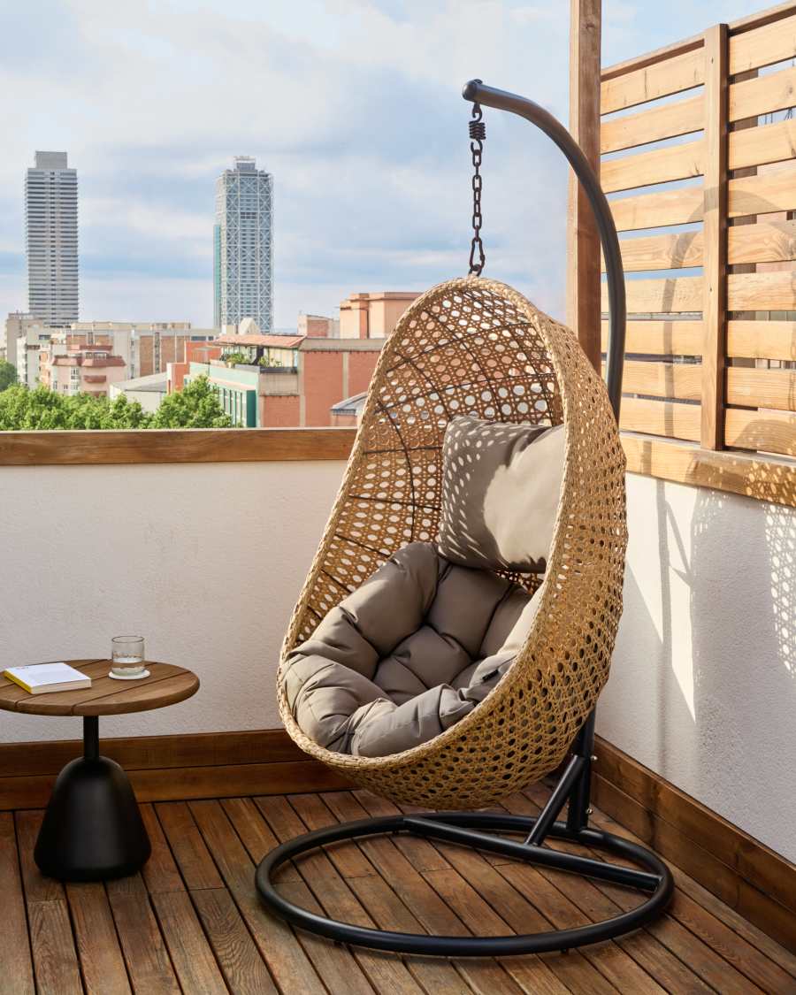 Hängesessel Cira mit natürlichem Finish mit Standfuß in Dunkelgrau