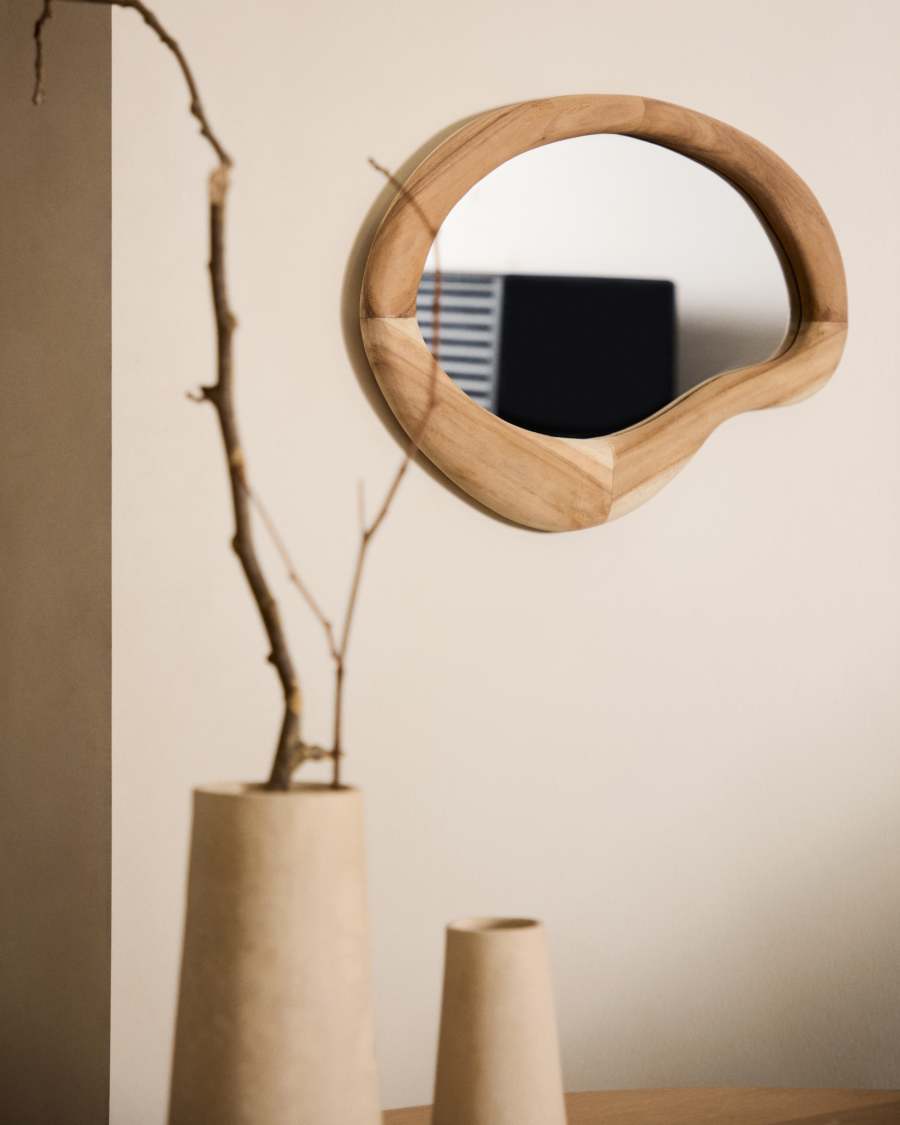 Specchio Selem in legno di mungur con finitura naturale 68 x 44 cm