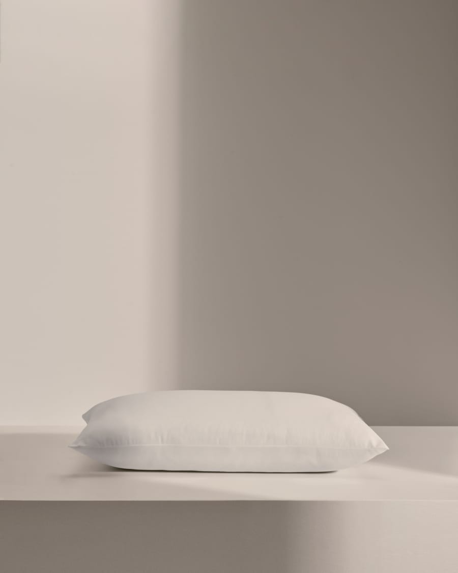 Nyla microfibre pillow 70 x 40 cm