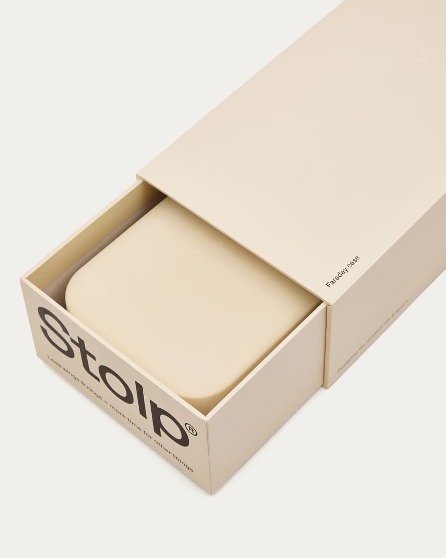 Faraday-Box für Mobiltelefone in Kollaboration mit Stolp® x KonMari sandfarben