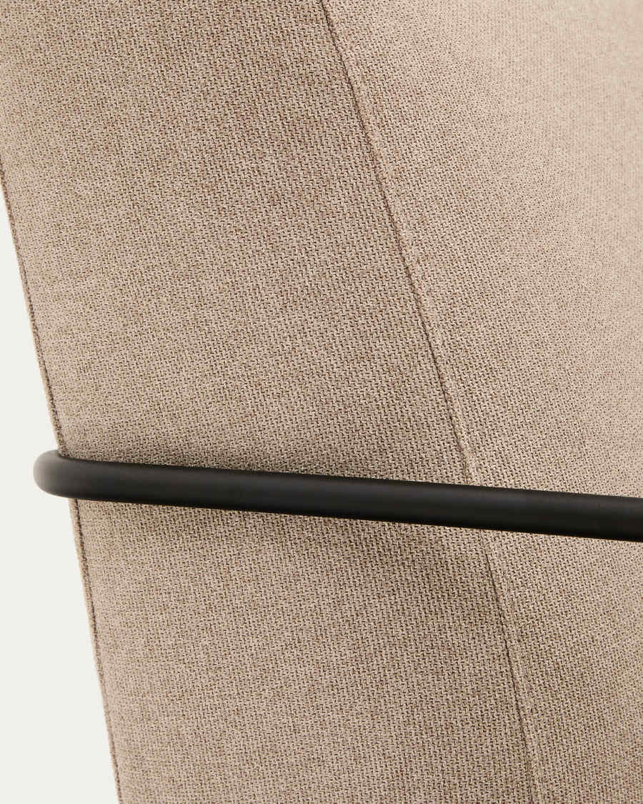 Gamer beige armchair with metal in a matte black painted finish