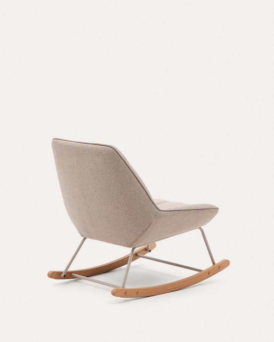 Fauteuil à bascule Marlina en tissu chenille beige et structure en métal, finition gris mat