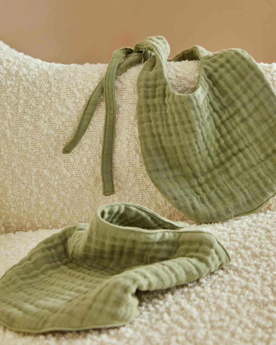 Prune green bib and bandana set made of 100% cotton