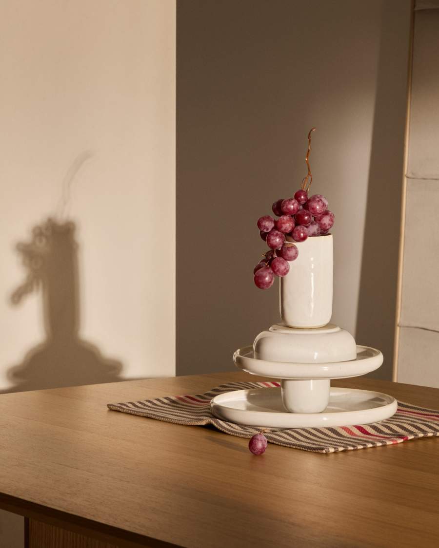 Uilo white ceramic plate