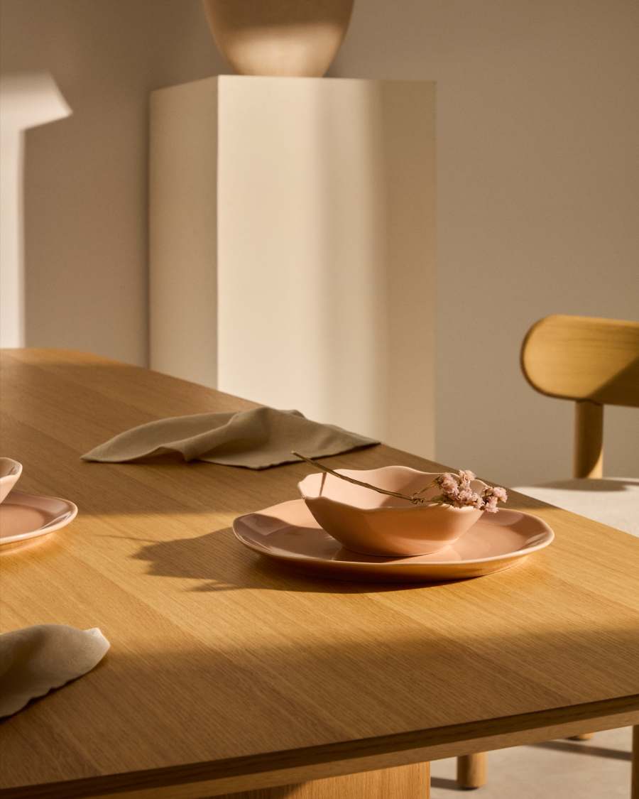 Pink ceramic Tiraya flat plate