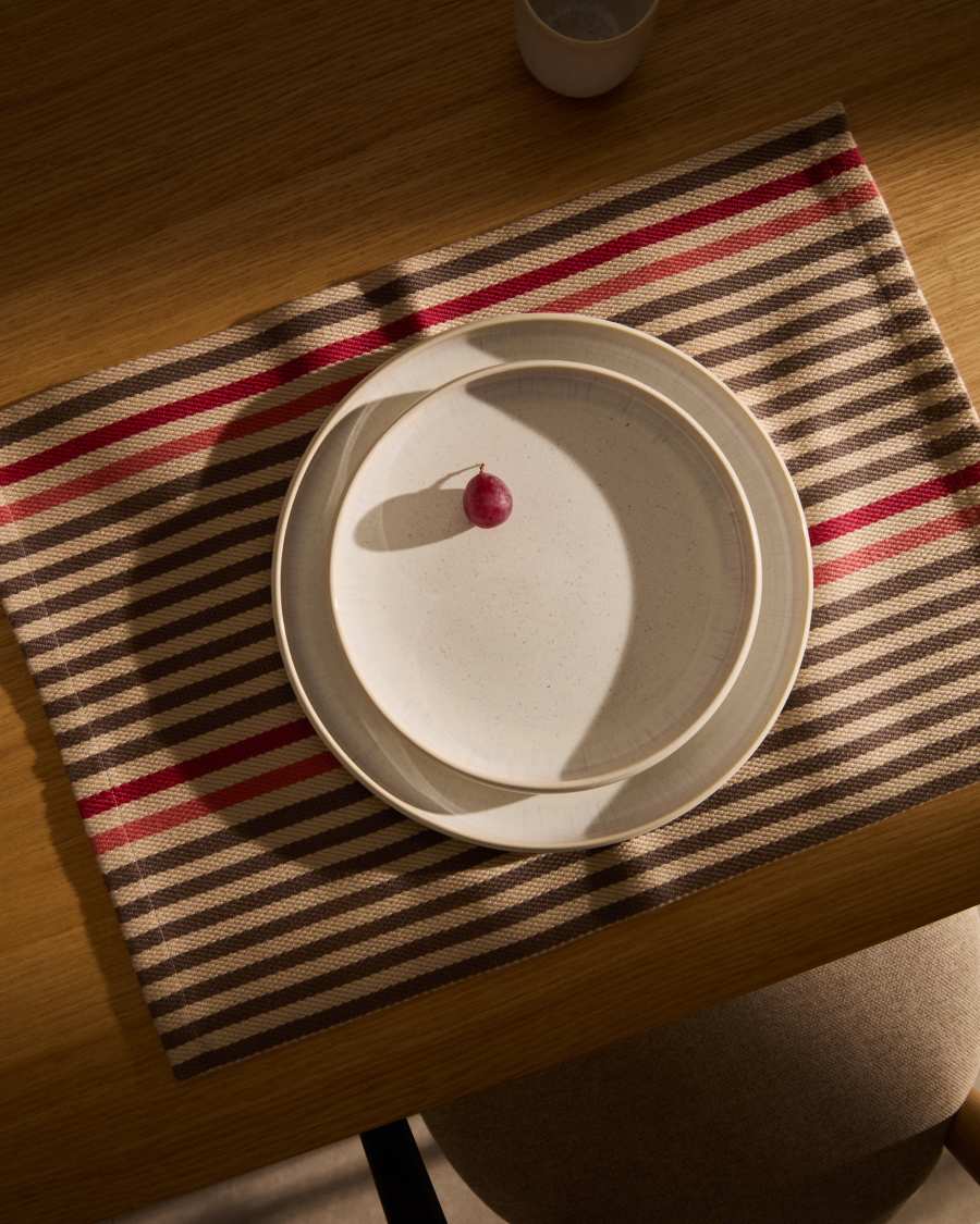 Uilo white ceramic dessert plate