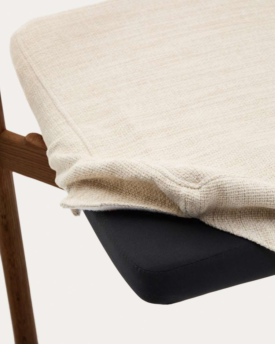 Timons Stuhl abnehmbarer Bezug Chenille beige massive Eiche Nussbaum-Finish FSC Mix Credit