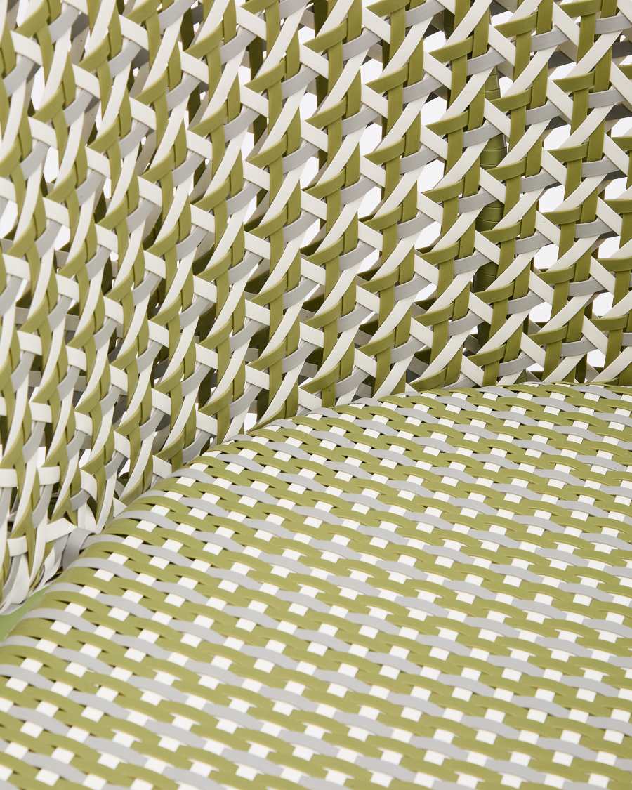 Saliga green hanging armchair with base in aluminium and synthetic rattan