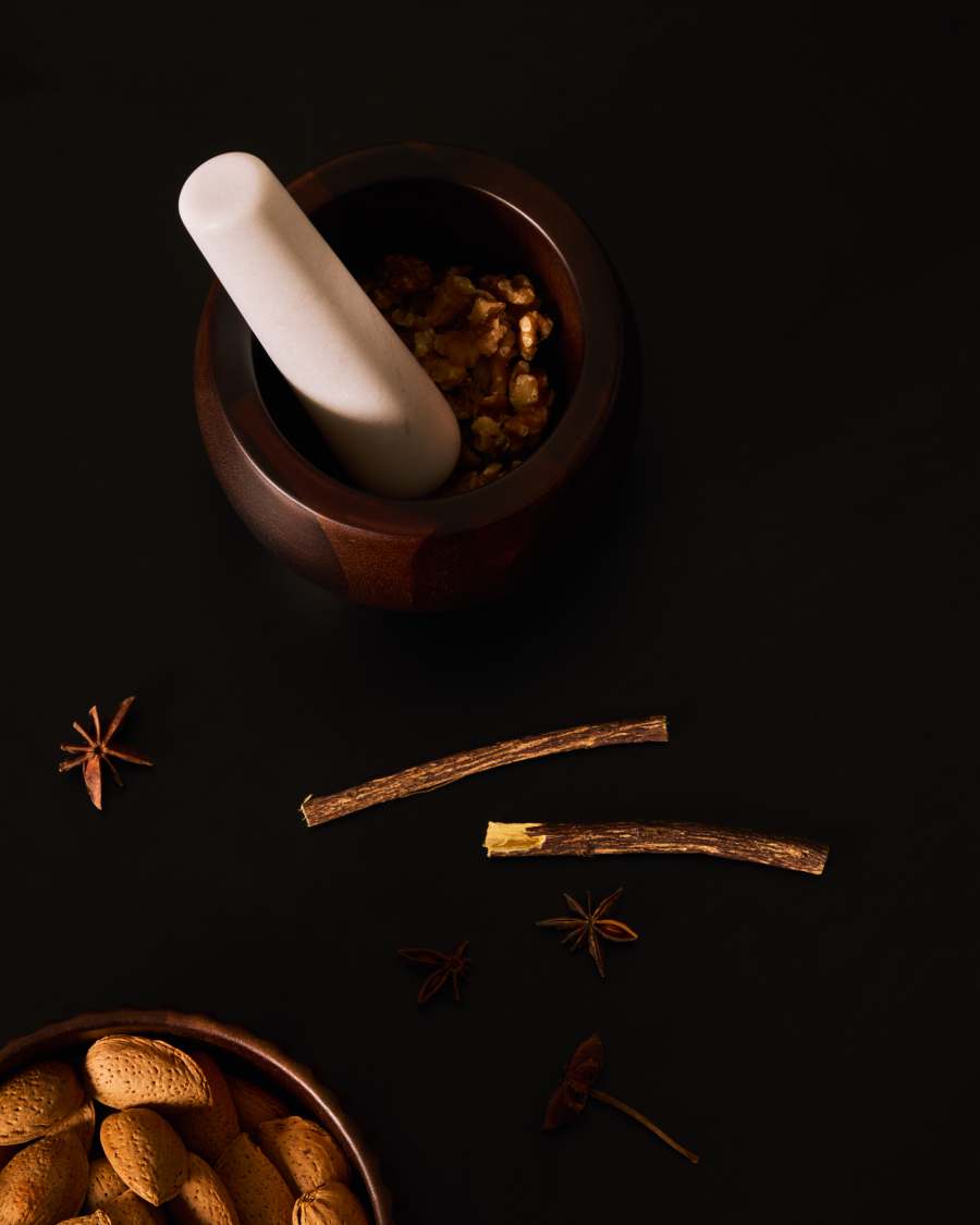 Mörser Tori aus Akazienholz und weißem Marmor FSC 100%