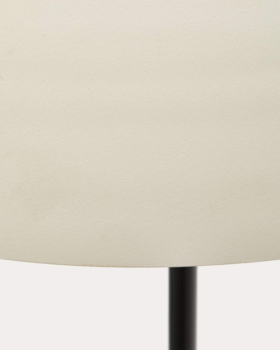 Stehlampe Nibla aus schwarzem Metall und Lampenschirm in weißer Tonerdeoptik