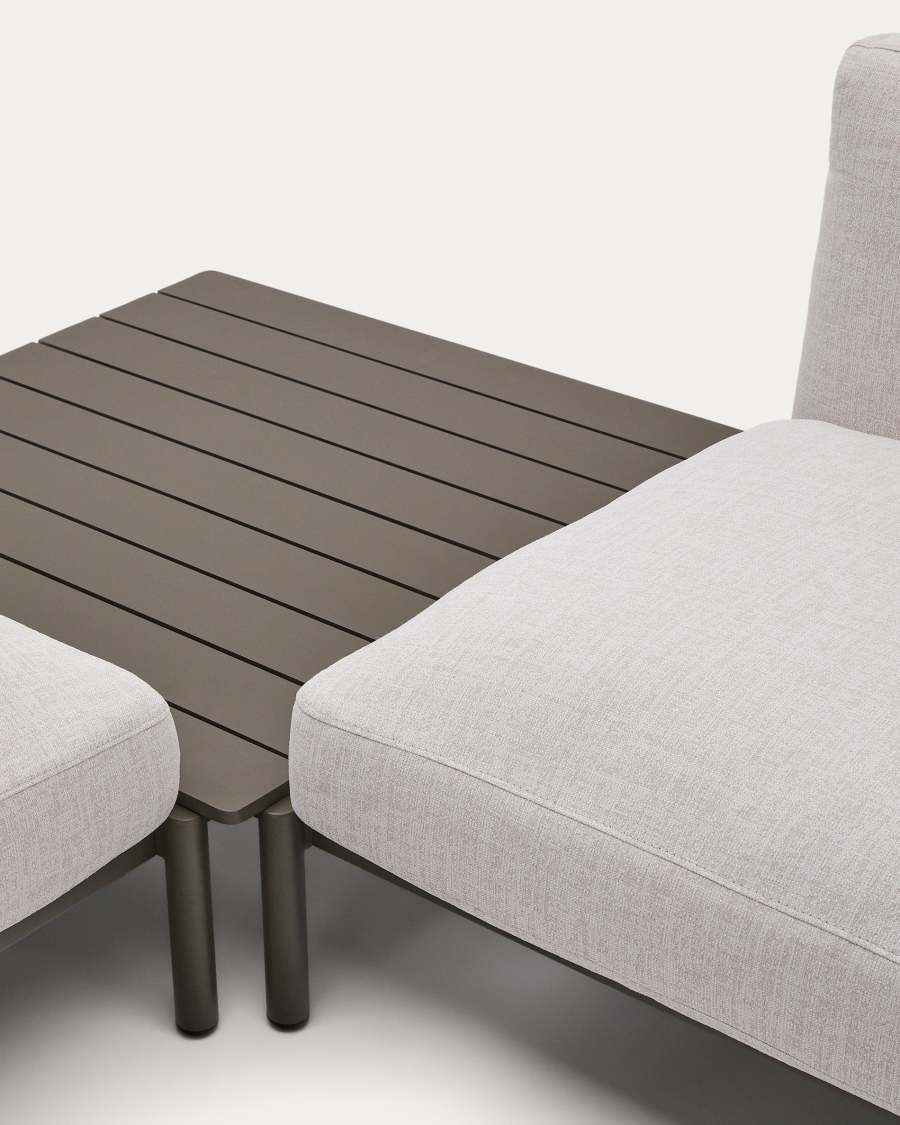 Sorells modulaire beige beklede 4-zitshoekbank voor buiten met groen aluminium structuur en tafel van teakhout en aluminium 353 x 316,5 cm FSC 100%