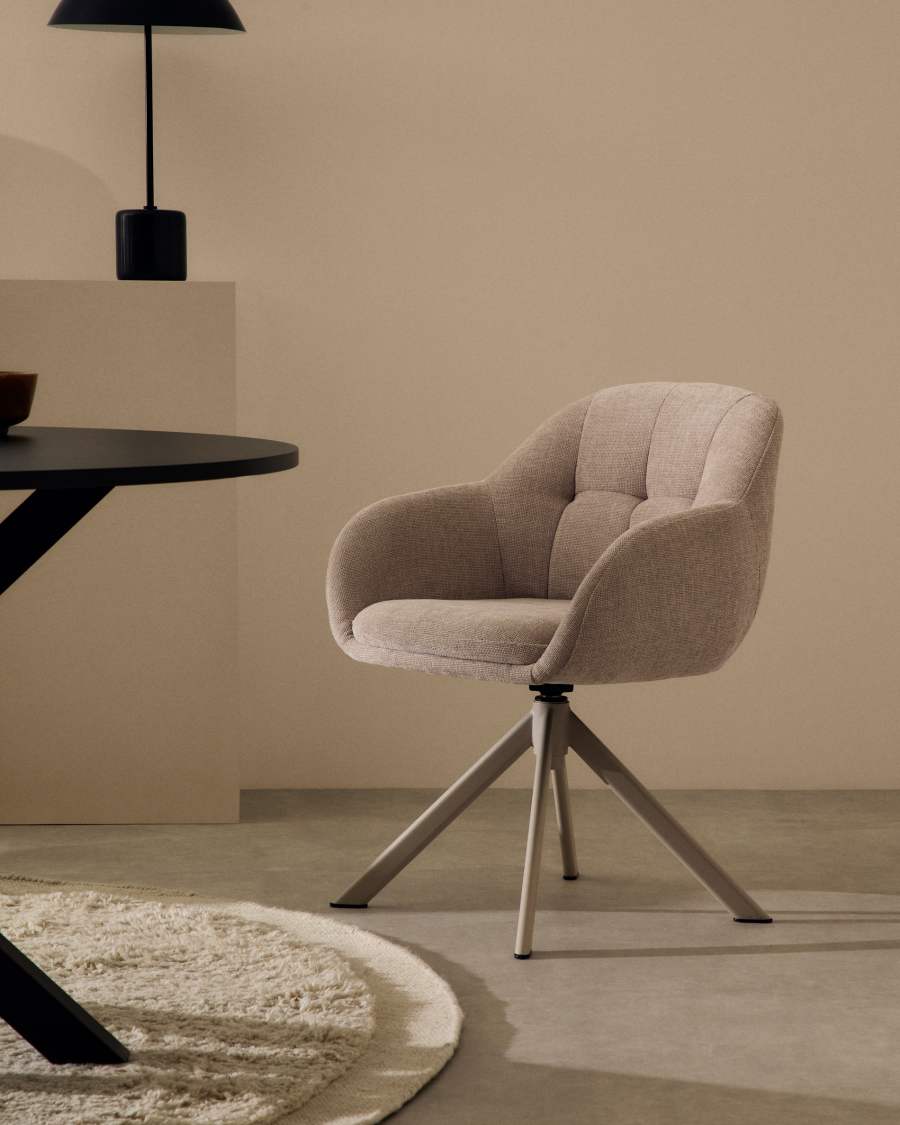 Sedia girevole Dorina di ciniglia beige e gambe in acciaio con finitura beige