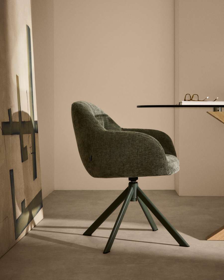 Sedia girevole Dorina di ciniglia verde e gambe in acciaio con finitura verder