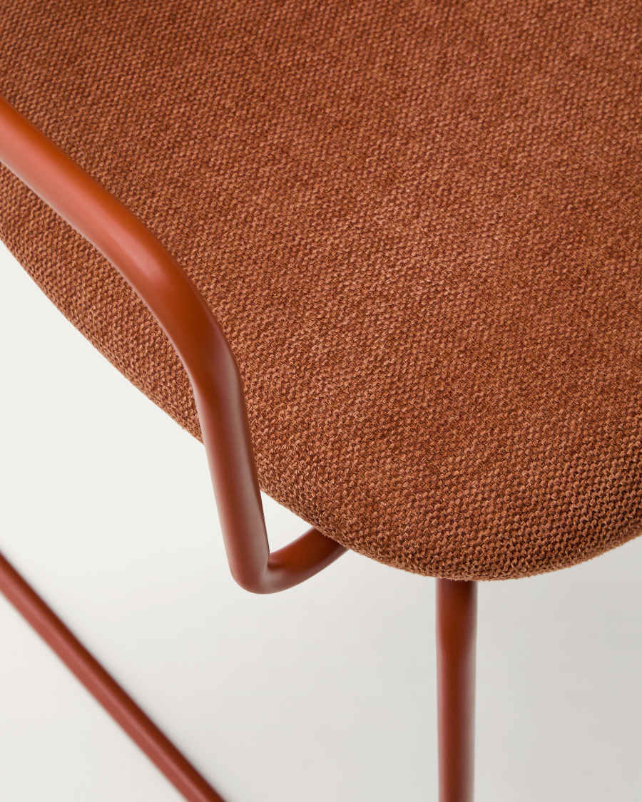 Chaise Meli en chenille terracota et structure métallique terracota FSC Mix Credit