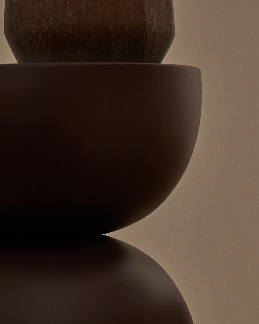 Side table Rachell made of metal with a purple painted finish Ø30 cm