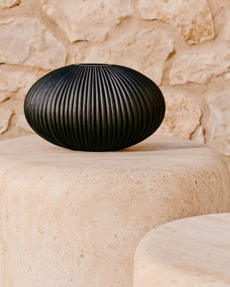 Vase Nivra en verre gris foncé 15 cm