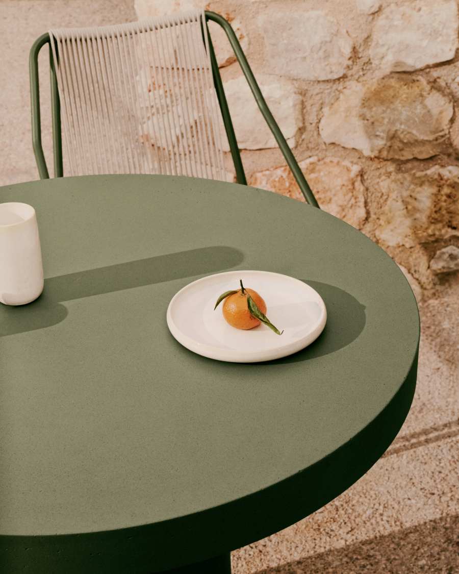 Runder Tisch Aiguablava aus Zement in Grün Ø 90 cm