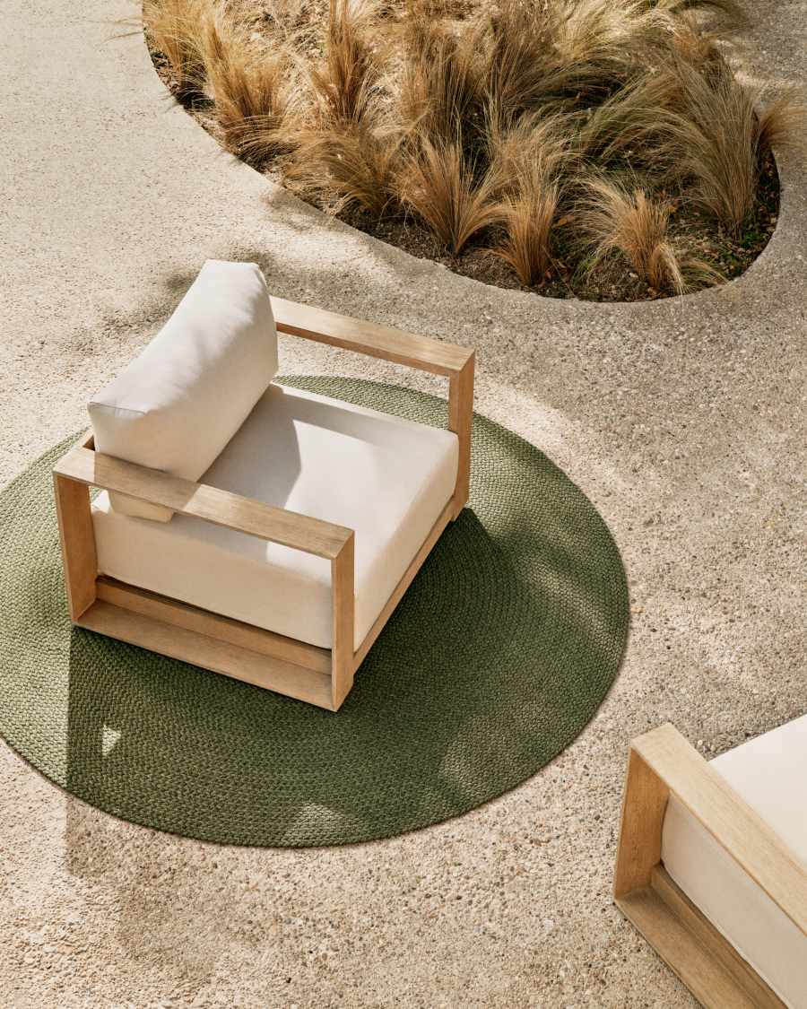 Ambra fauteuil van massief acaciahout met klare afwerking FSC 100%