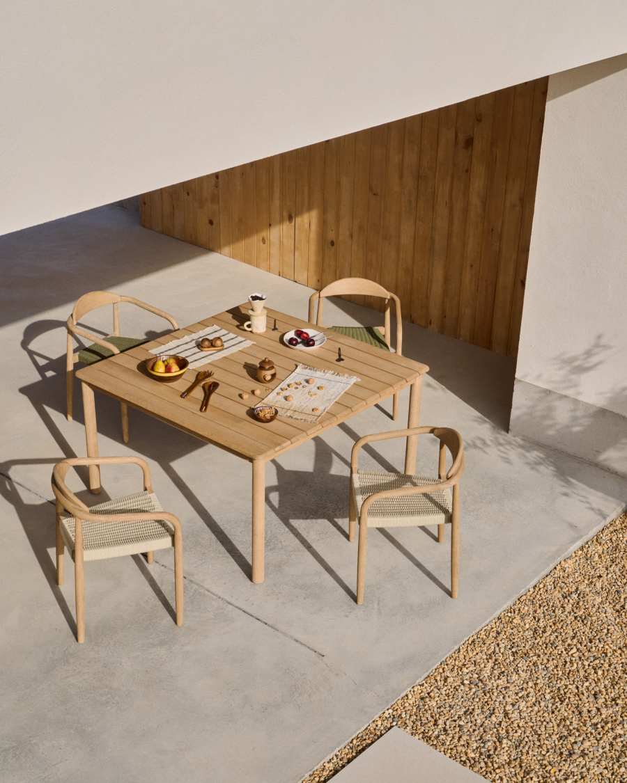 Nina stackable chair made of FSC 100% solid acacia wood and ecru rope cord