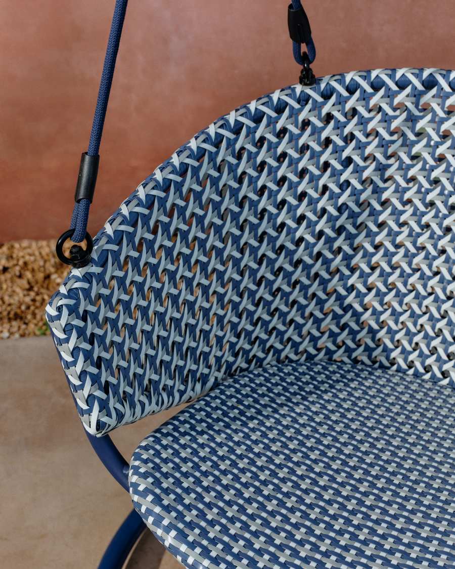 Saliga blue hanging armchair with base in aluminium and synthetic rattan