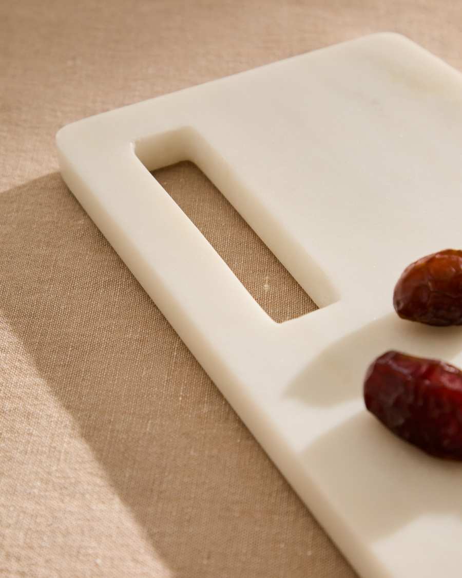 Nira large serving board in black and white marble